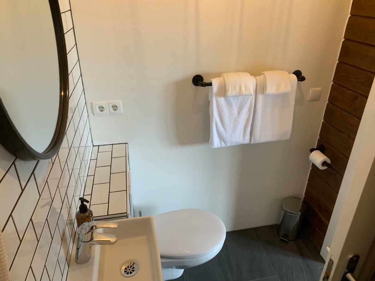Fossholl Guesthouse Лейгар Экстерьер фото
